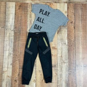 Afton Street Zero Nineteen Kids Size 5 Play All Day Outfit Joggers Graphic